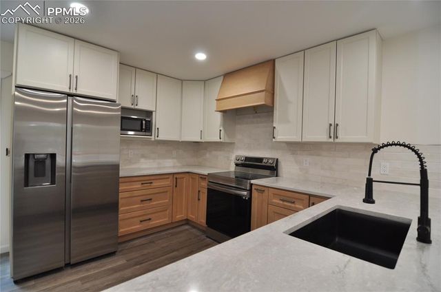 995 Oakwood Drive, Castle Rock, CO 80104