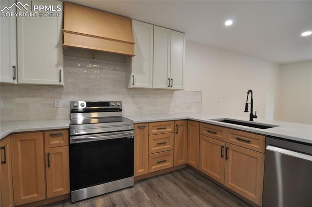 995 Oakwood Drive, Castle Rock, CO 80104