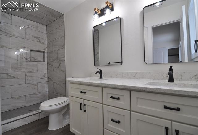 995 Oakwood Drive, Castle Rock, CO 80104