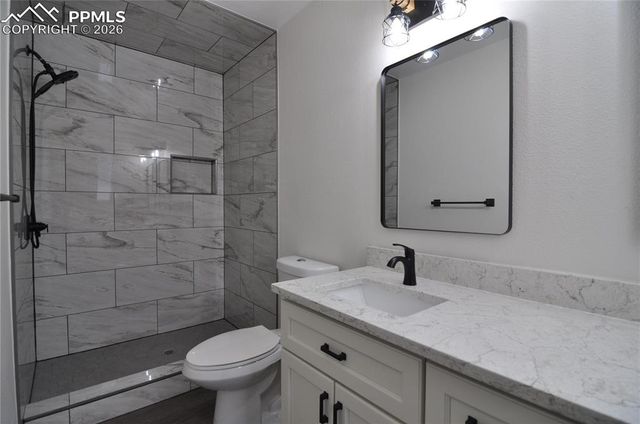 995 Oakwood Drive, Castle Rock, CO 80104