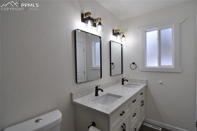 995 Oakwood Drive, Castle Rock, CO 80104