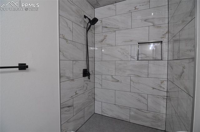 995 Oakwood Drive, Castle Rock, CO 80104