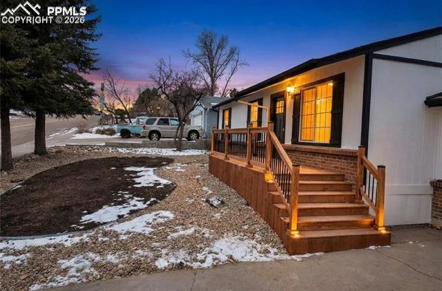 995 Oakwood Drive, Castle Rock, CO 80104