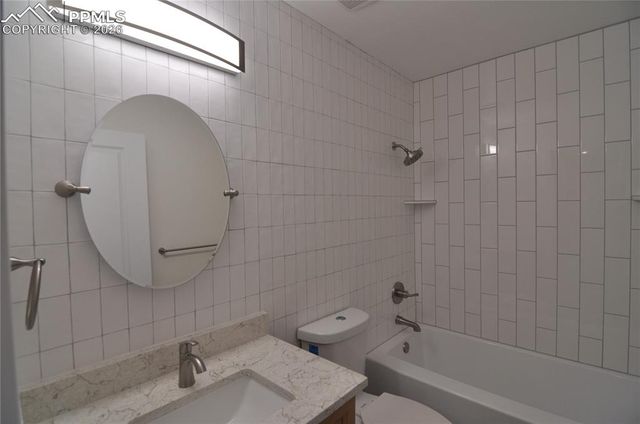 995 Oakwood Drive, Castle Rock, CO 80104