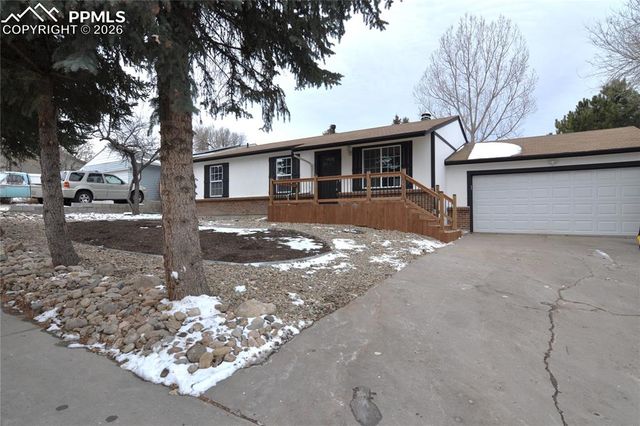 995 Oakwood Drive, Castle Rock, CO 80104