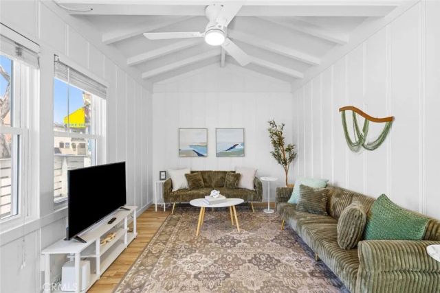 3855 Mission Boulevard, San Diego, CA 92109