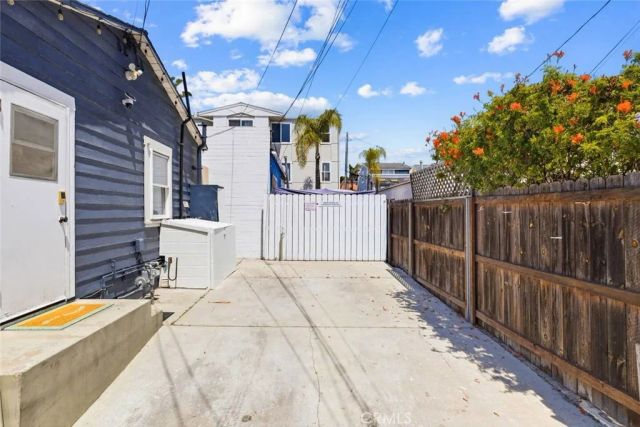 3855 Mission Boulevard, San Diego, CA 92109