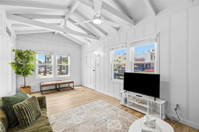 3855 Mission Boulevard, San Diego, CA 92109
