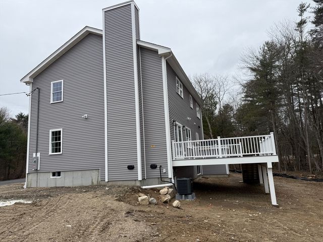 79 Park Dr., Acushnet, MA 02743