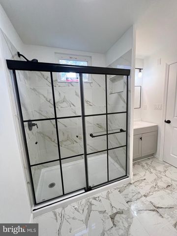 10 FRANKLIN DR, Somers Point, NJ 08244