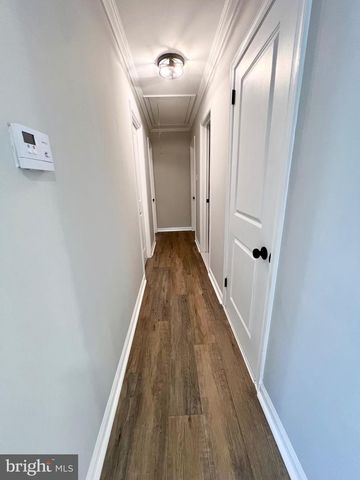 10 FRANKLIN DR, Somers Point, NJ 08244