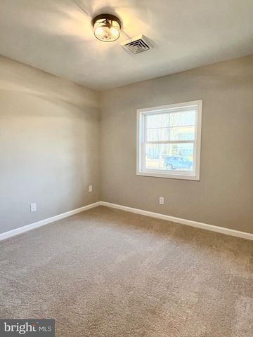 10 FRANKLIN DR, Somers Point, NJ 08244