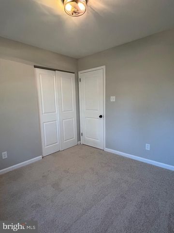 10 FRANKLIN DR, Somers Point, NJ 08244