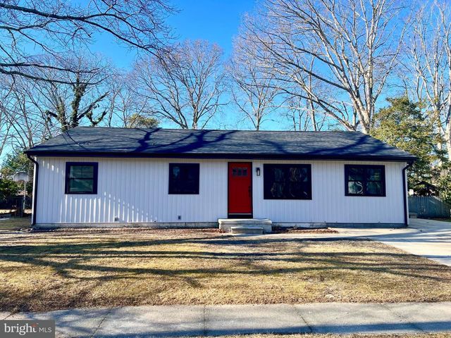 10 FRANKLIN DR, Somers Point, NJ 08244