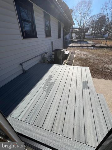 10 FRANKLIN DR, Somers Point, NJ 08244