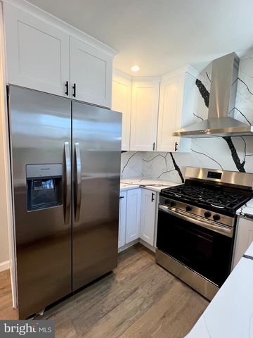 10 FRANKLIN DR, Somers Point, NJ 08244