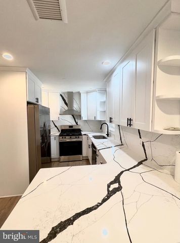 10 FRANKLIN DR, Somers Point, NJ 08244