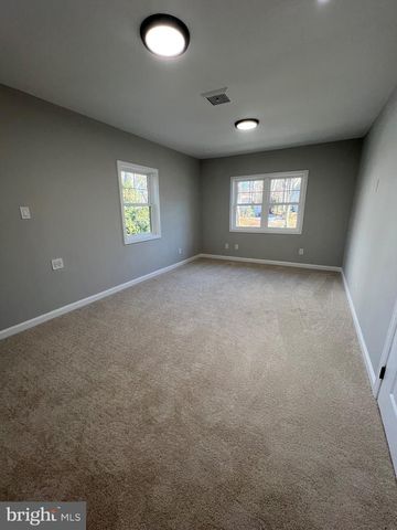 10 FRANKLIN DR, Somers Point, NJ 08244