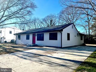 10 FRANKLIN DR, Somers Point, NJ 08244