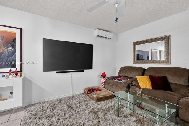 1820 Venice Park Dr 102, North Miami, FL 33181