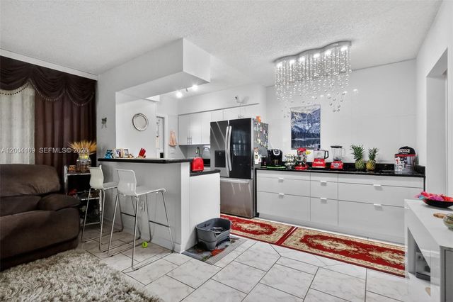 1820 Venice Park Dr 102, North Miami, FL 33181