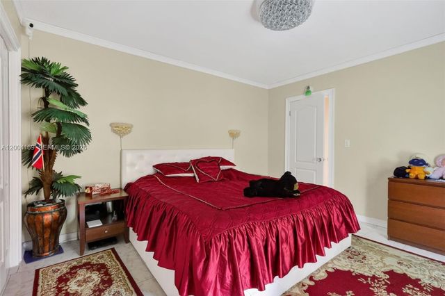 1820 Venice Park Dr 102, North Miami, FL 33181