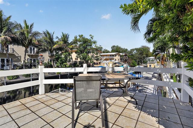 1820 Venice Park Dr 102, North Miami, FL 33181