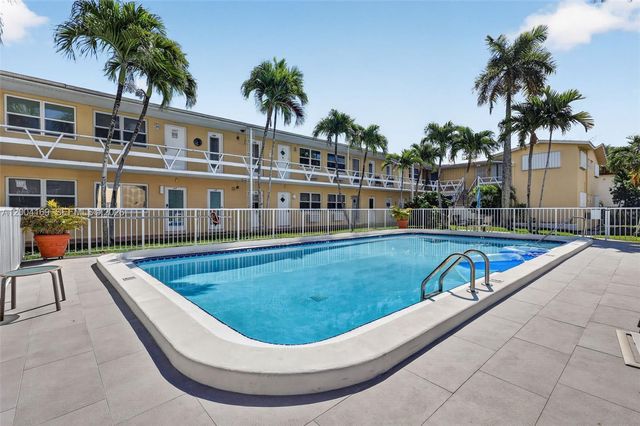 1820 Venice Park Dr 102, North Miami, FL 33181