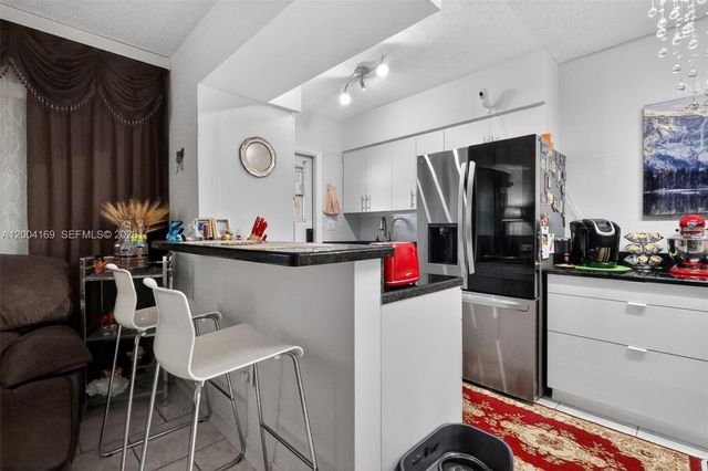 1820 Venice Park Dr 102, North Miami, FL 33181