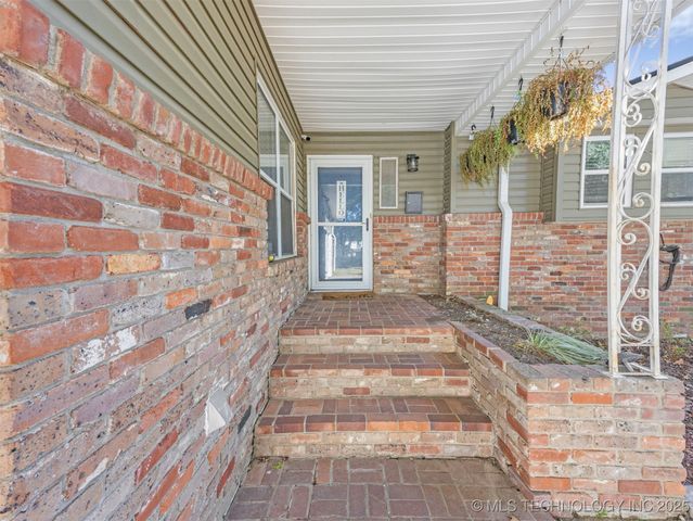 2014 Harvard, Miami, OK 74354