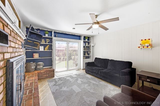 2014 Harvard, Miami, OK 74354