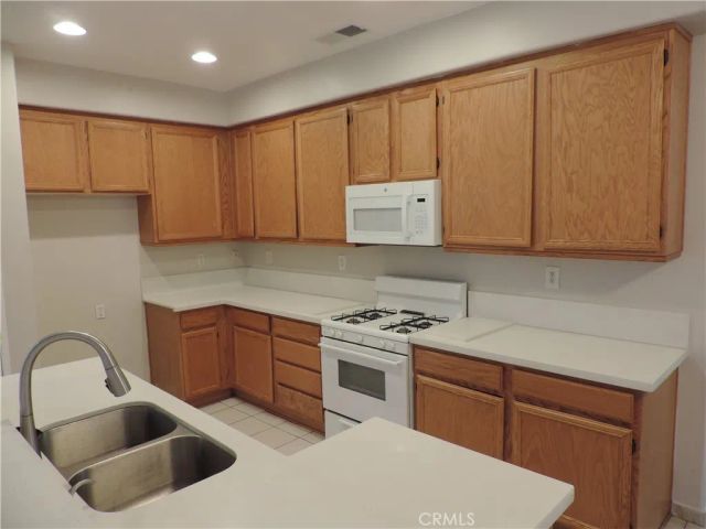 11907 Wallflower Court, Adelanto, CA 92301
