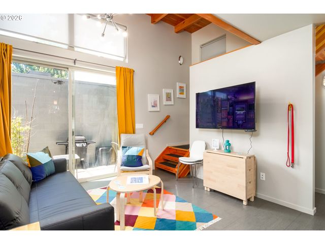 2321 Se BELMONT St, Portland, OR 97214