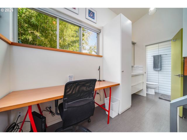 2321 Se BELMONT St, Portland, OR 97214
