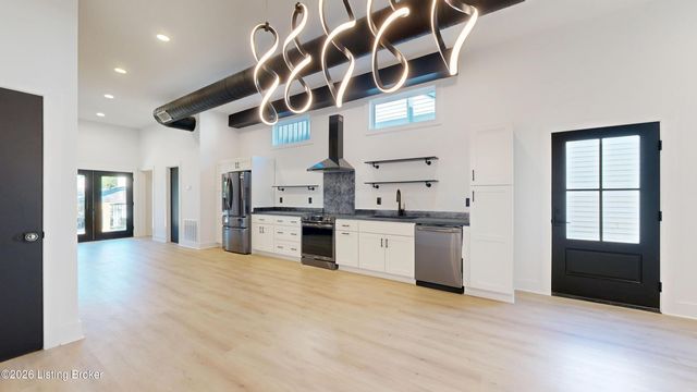 1032 Lydia St, Louisville, KY 40217