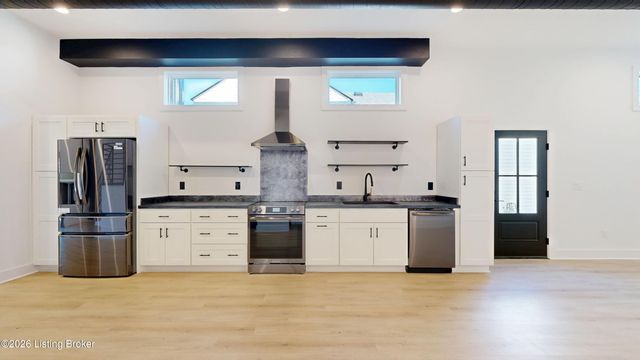 1032 Lydia St, Louisville, KY 40217