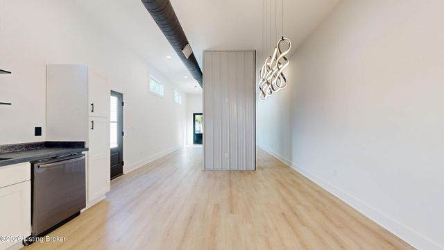 1032 Lydia St, Louisville, KY 40217