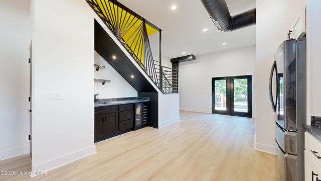 1032 Lydia St, Louisville, KY 40217