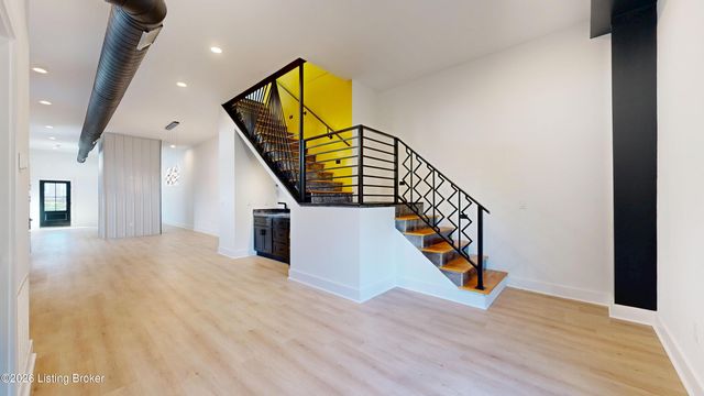 1032 Lydia St, Louisville, KY 40217