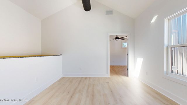 1032 Lydia St, Louisville, KY 40217