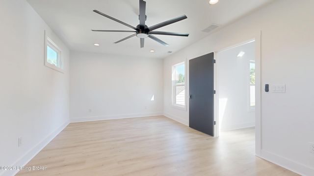 1032 Lydia St, Louisville, KY 40217