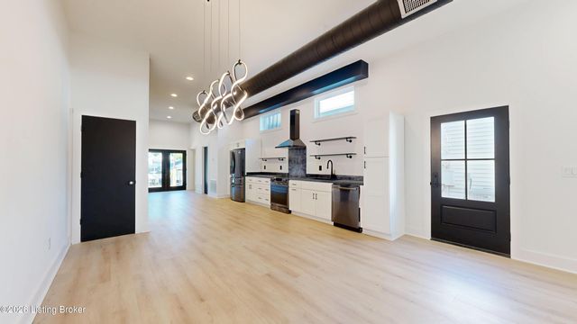 1032 Lydia St, Louisville, KY 40217