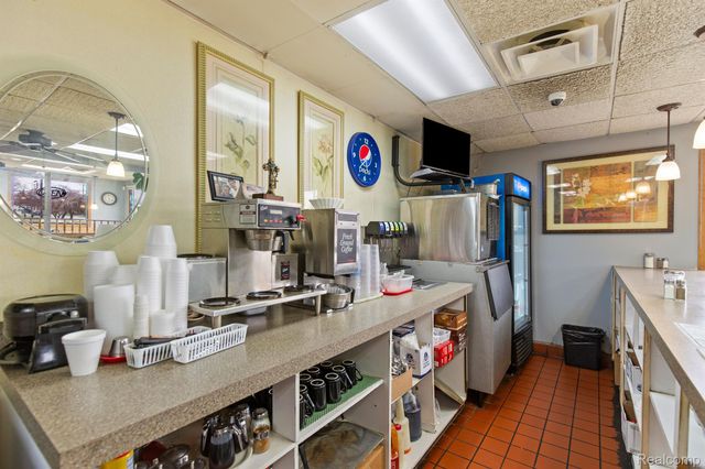 23594 HOOVER Road, Warren, MI 48089