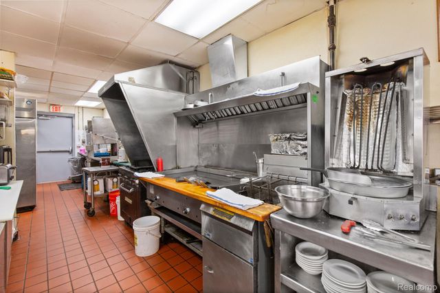 23594 HOOVER Road, Warren, MI 48089