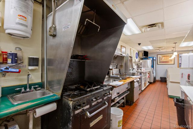 23594 HOOVER Road, Warren, MI 48089