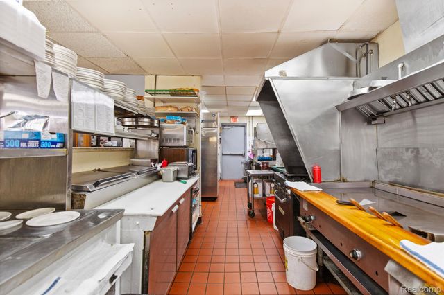 23594 HOOVER Road, Warren, MI 48089