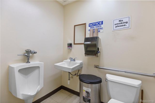 23594 HOOVER Road, Warren, MI 48089