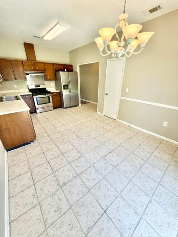 Image 8 of property listing at 1195 Saddle Creek Drive, Fort Walton Beach, FL 32547