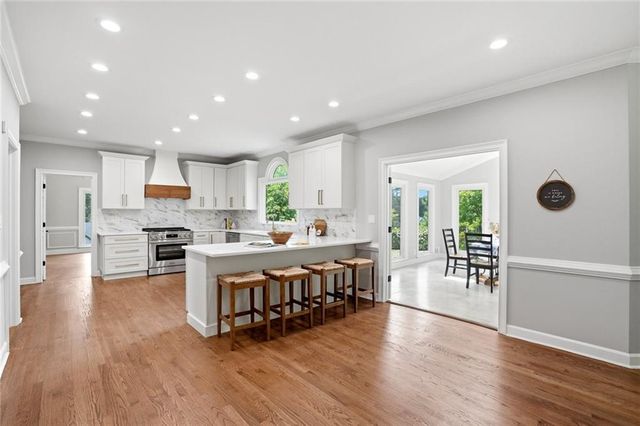 1085 Brooksglen Drive, Roswell, GA 30075