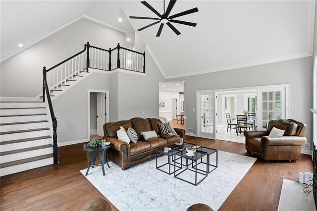 1085 Brooksglen Drive, Roswell, GA 30075